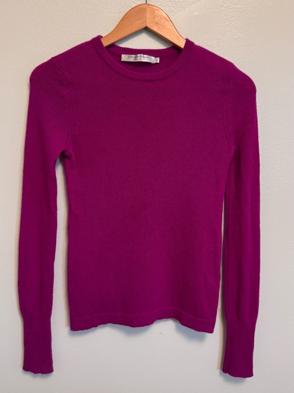 Simons Women's Crewneck Sweater in Magenta